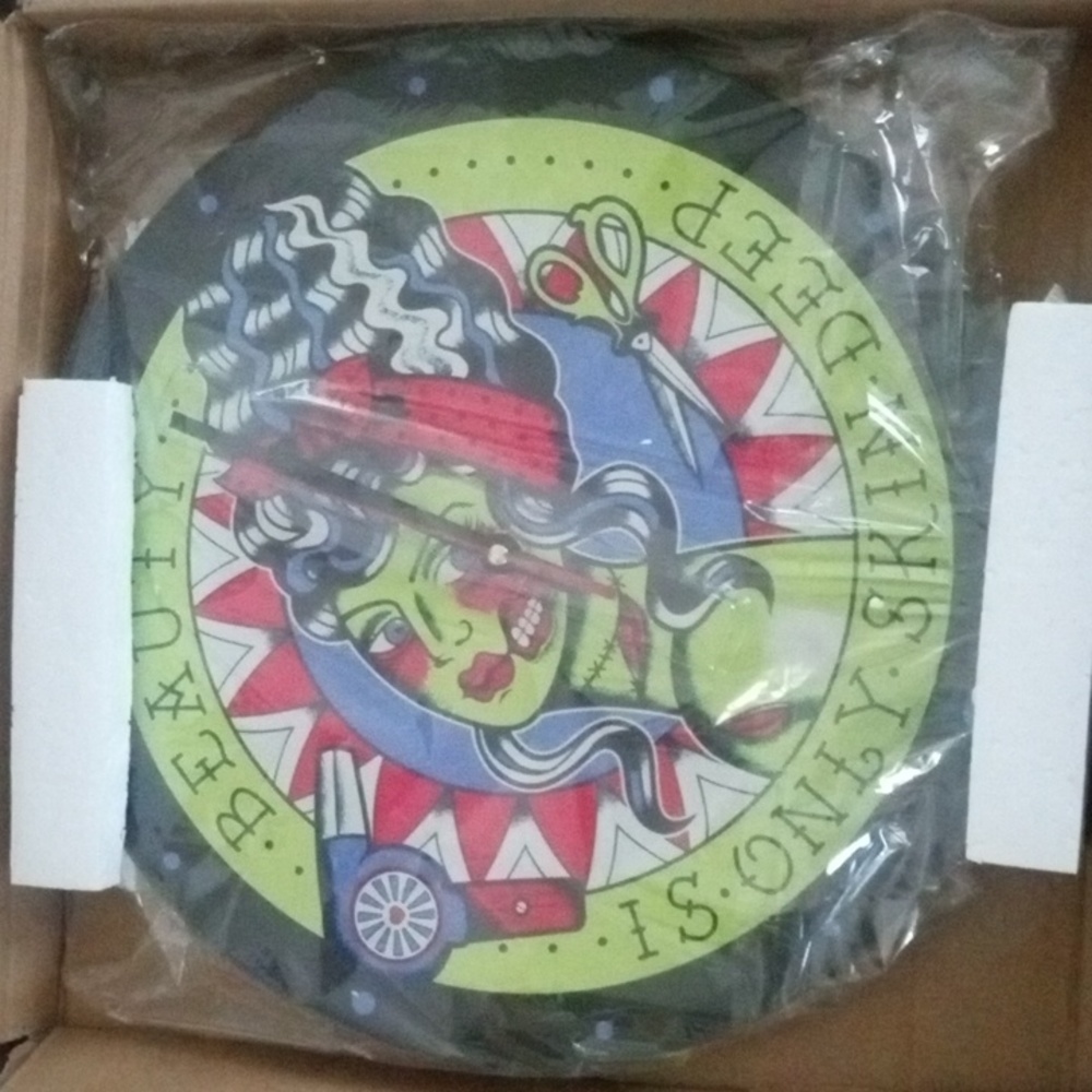 Pinup Girl Monster Franken Bride Round Glass Wall Clock  NIB - Picture 3 of 14